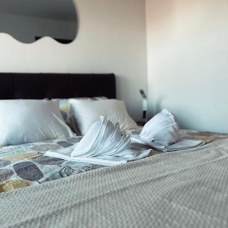 ויר Monachus Apartments מראה חיצוני תמונה