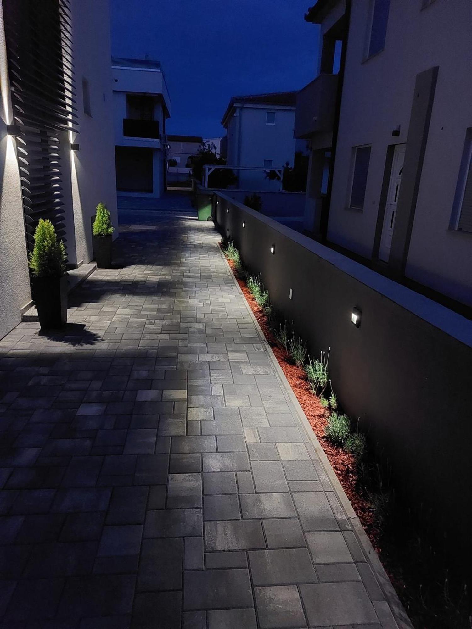 ויר Monachus Apartments מראה חיצוני תמונה