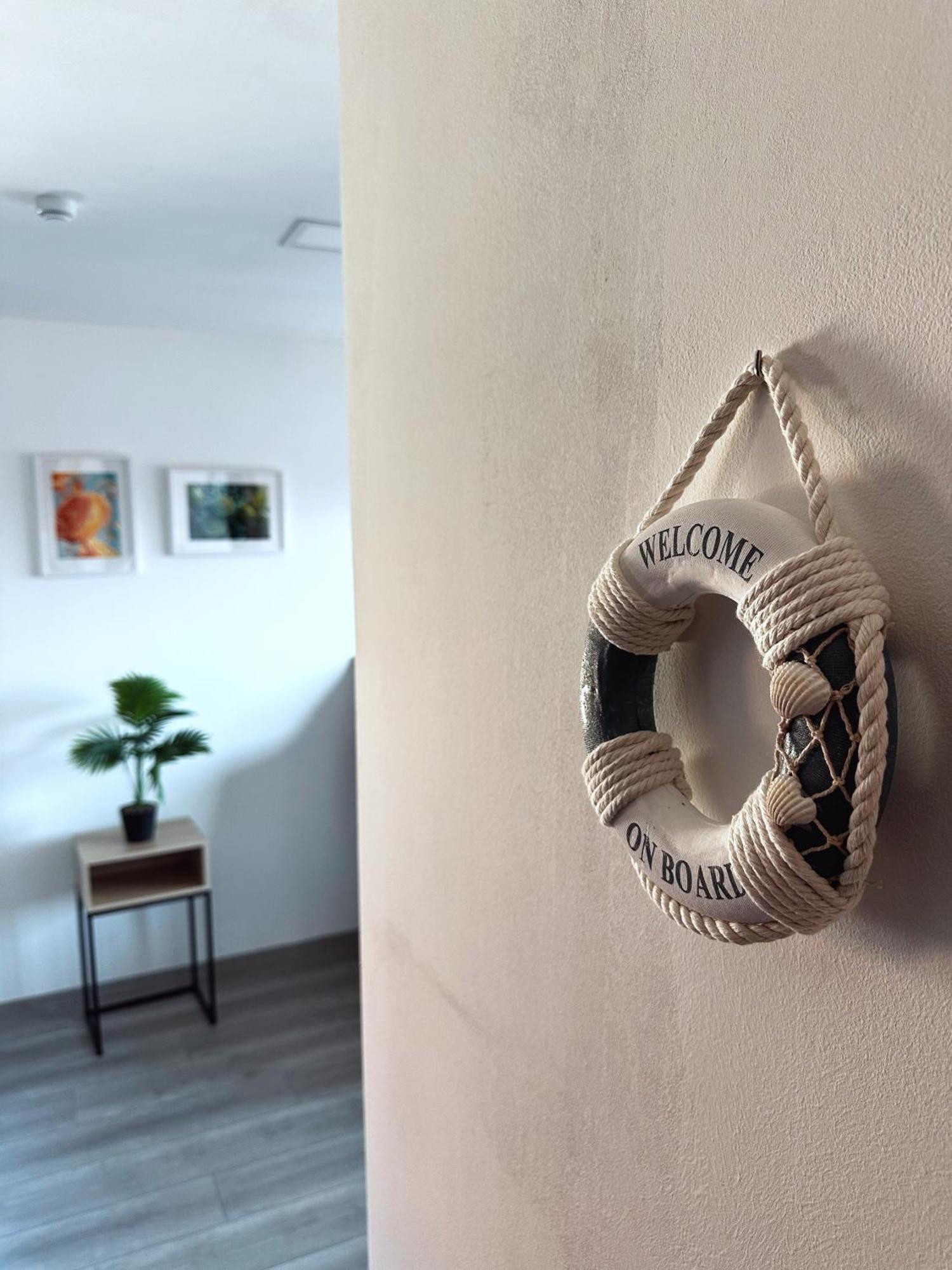 ויר Monachus Apartments מראה חיצוני תמונה