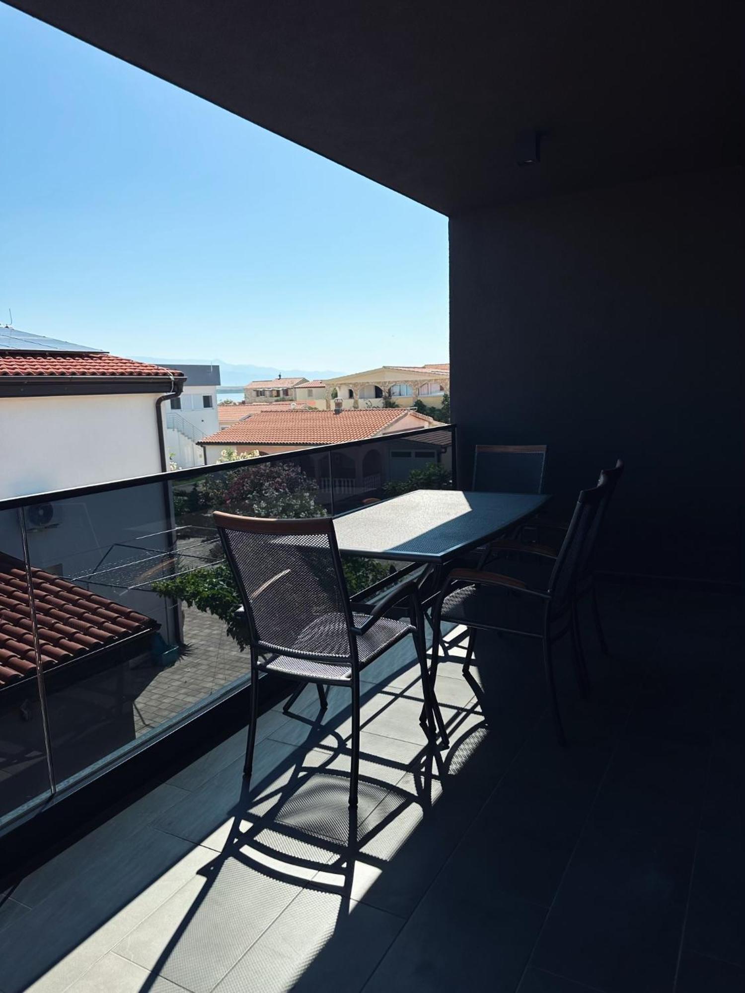 ויר Monachus Apartments מראה חיצוני תמונה